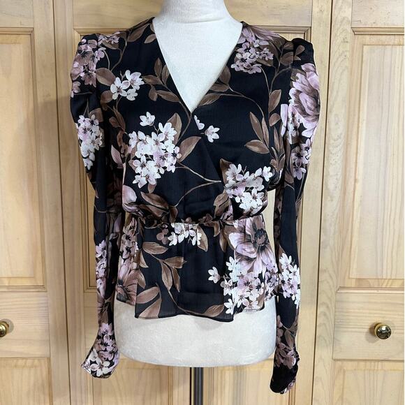 WAYF Black Floral Puff Shoulder Crossover Surplice Peplum Blouse Top Sz XS - Picture 1 of 7